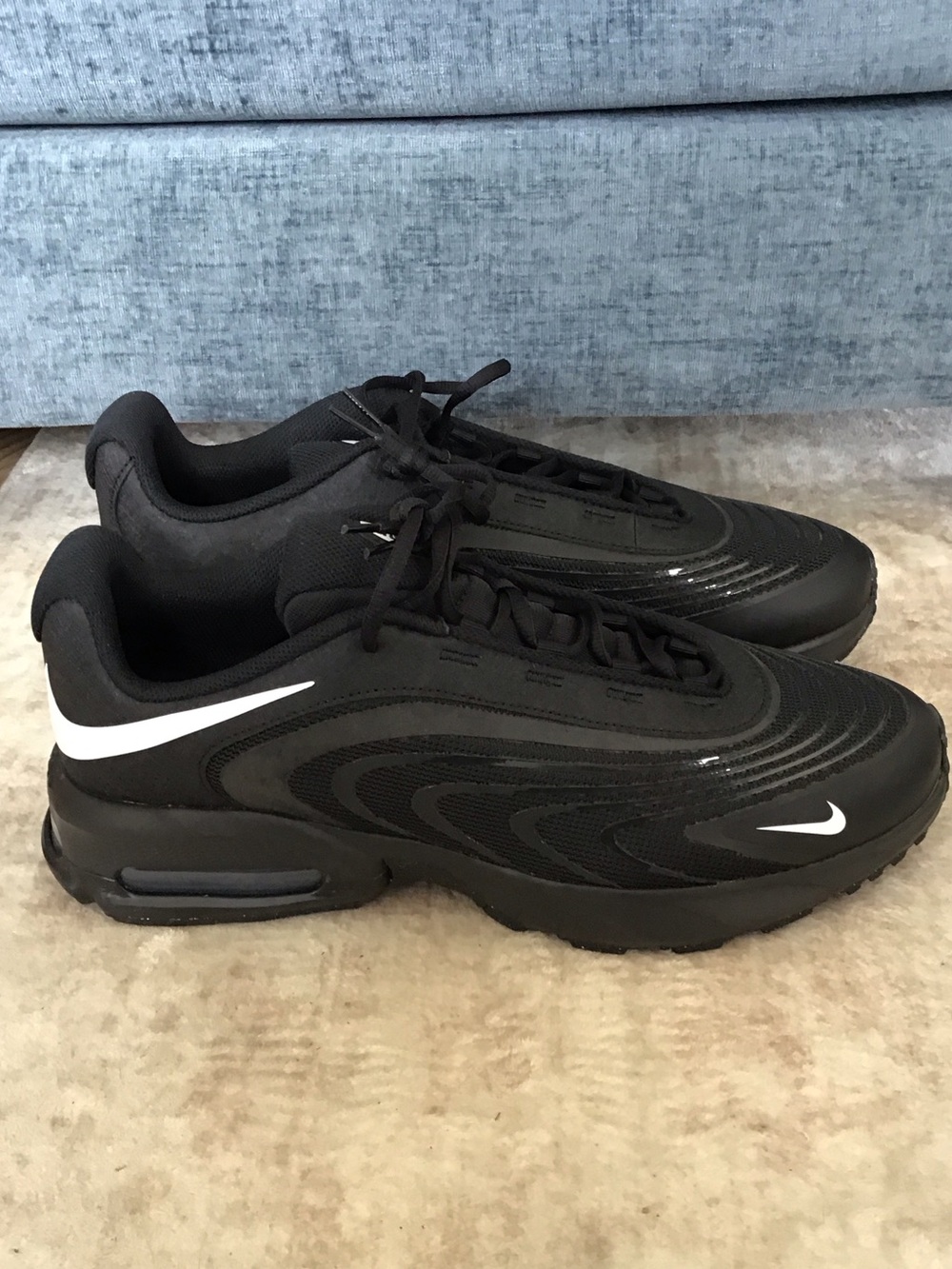 Nike Men’s Black Air Max Fire Low-Top Sneakers - Picture 2 of 7